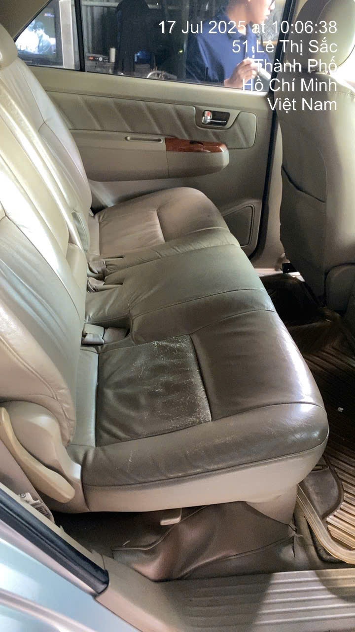 Toyota Fortuner  2010 - Nội thất 1