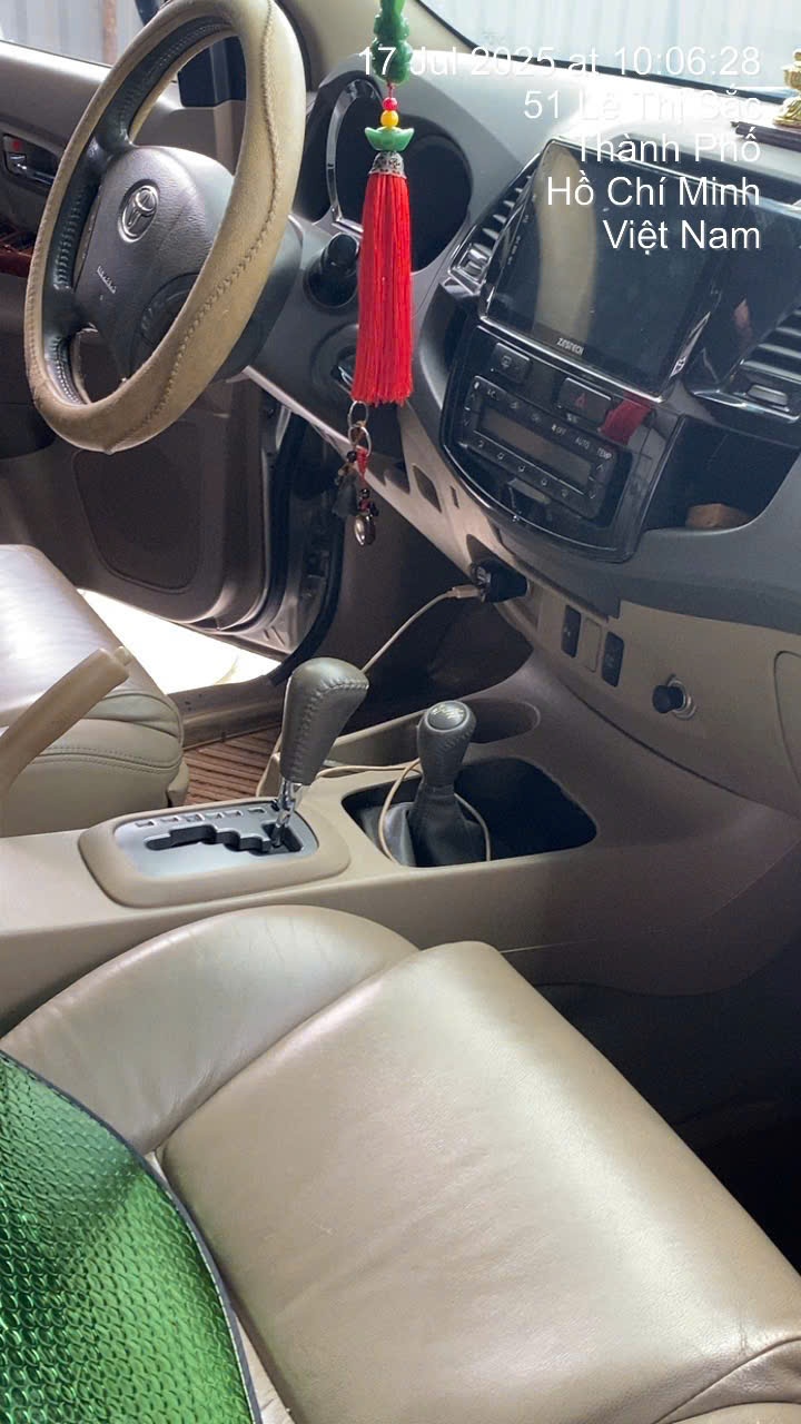 Toyota Fortuner  2010 - Nội thất 2