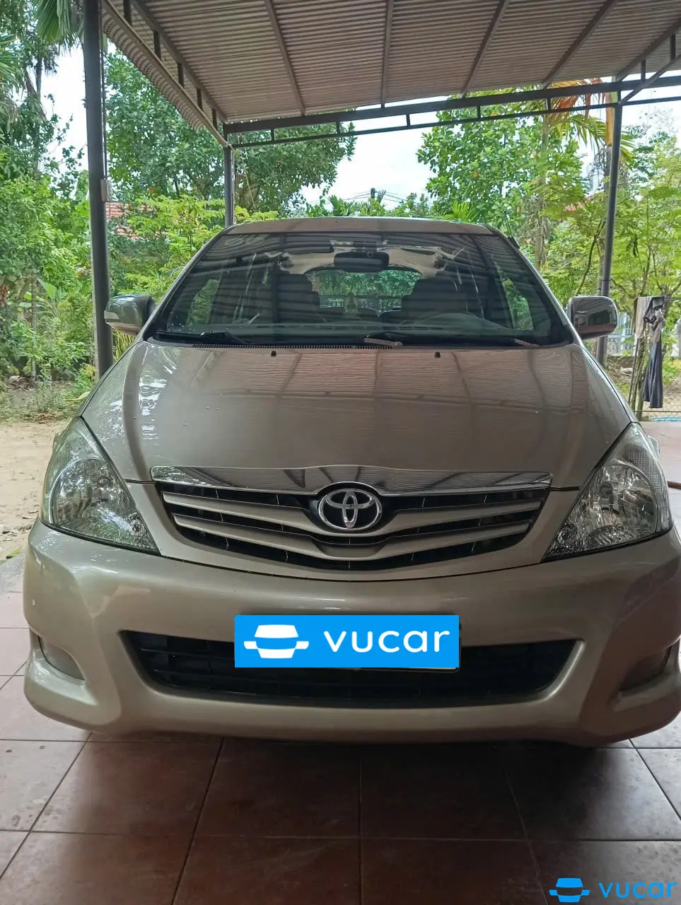 Toyota Innova 2010