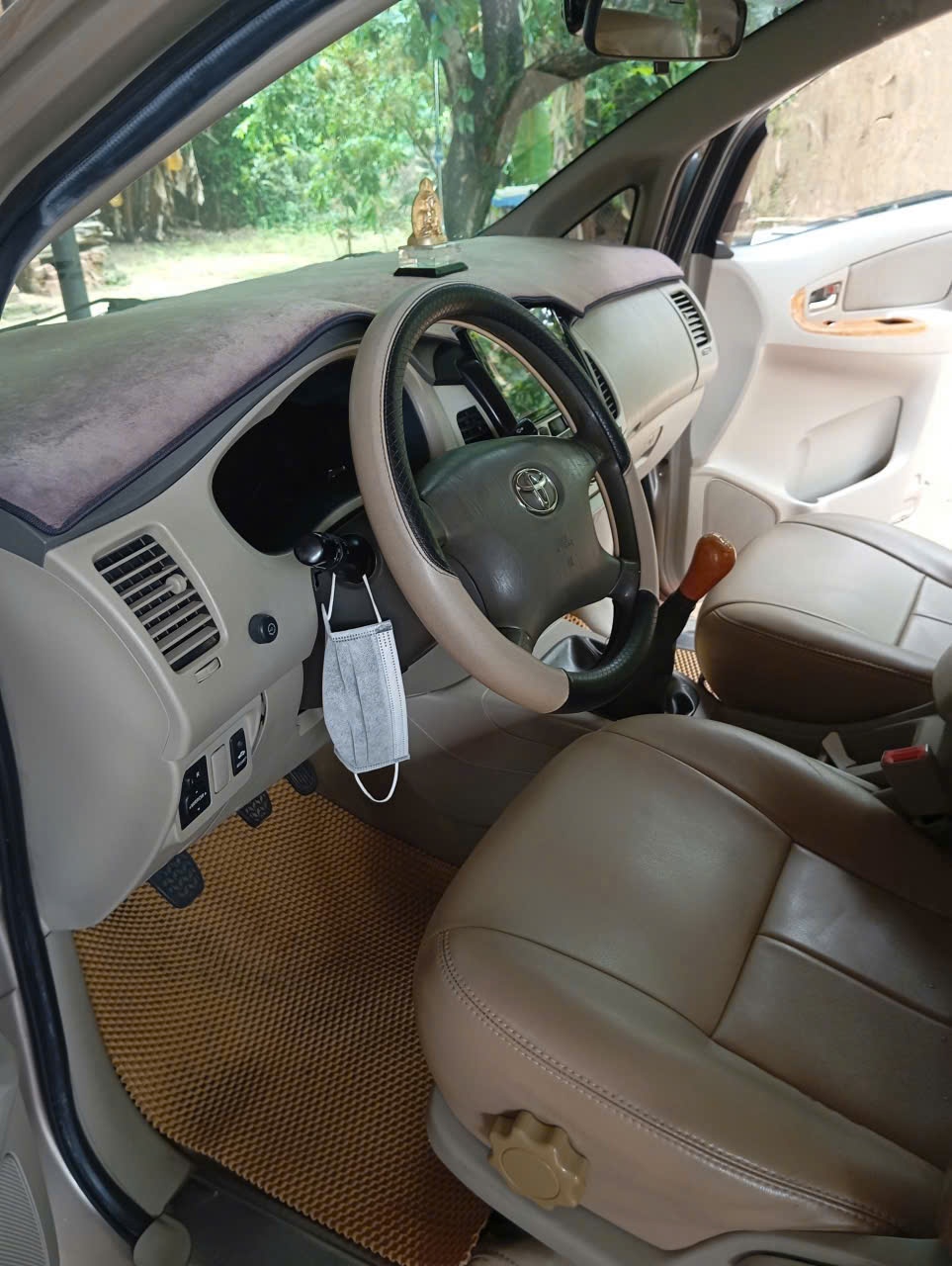 Toyota Innova 2010 - Nội thất 2