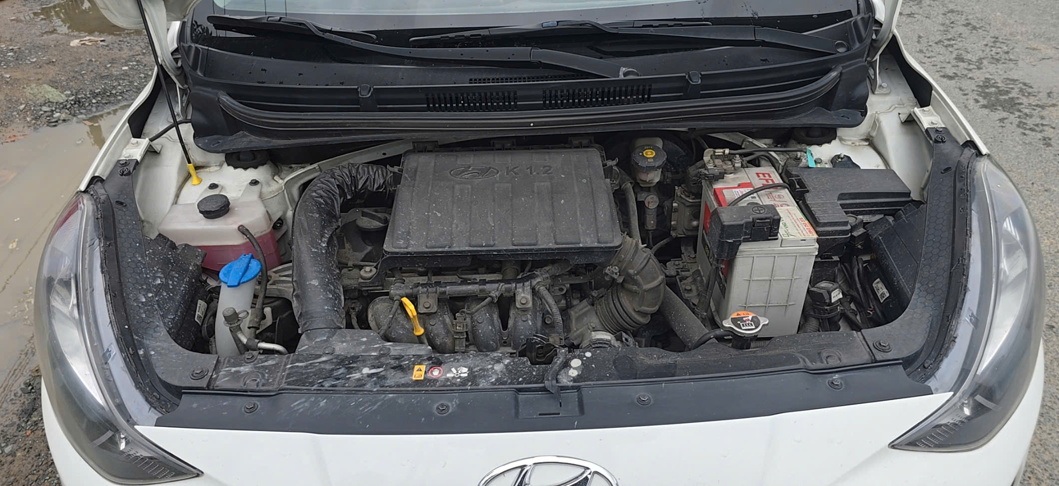 huyndai i10 sedan 2023 - Khoang động cơ 1