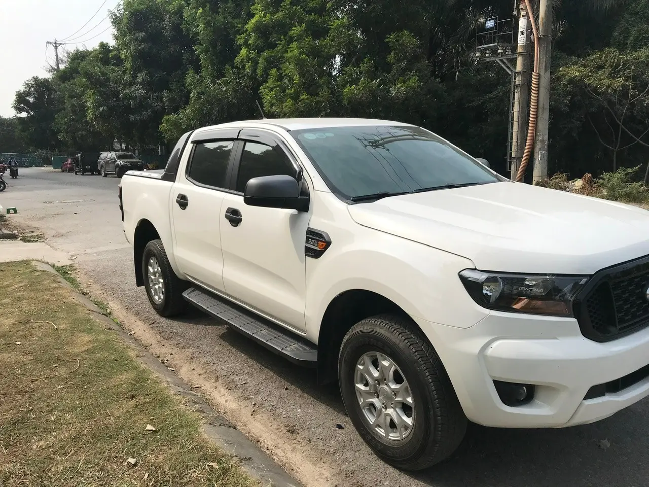 Ford Ranger 2021 màu trắng bọc nội thất giả da - Ngoại thất 4