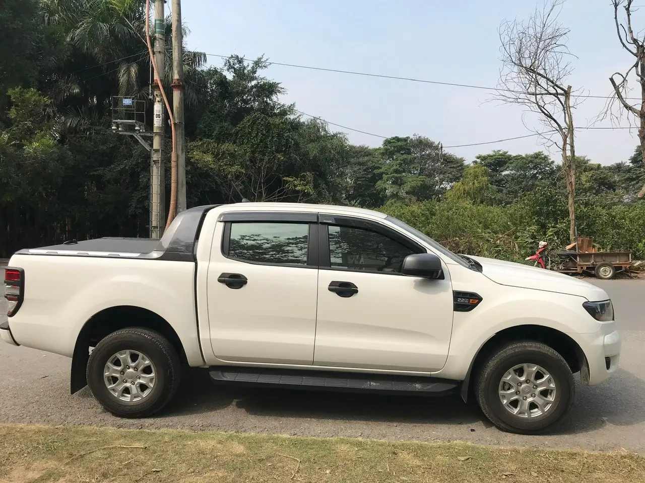 Ford Ranger 2021 màu trắng bọc nội thất giả da - Ngoại thất 6
