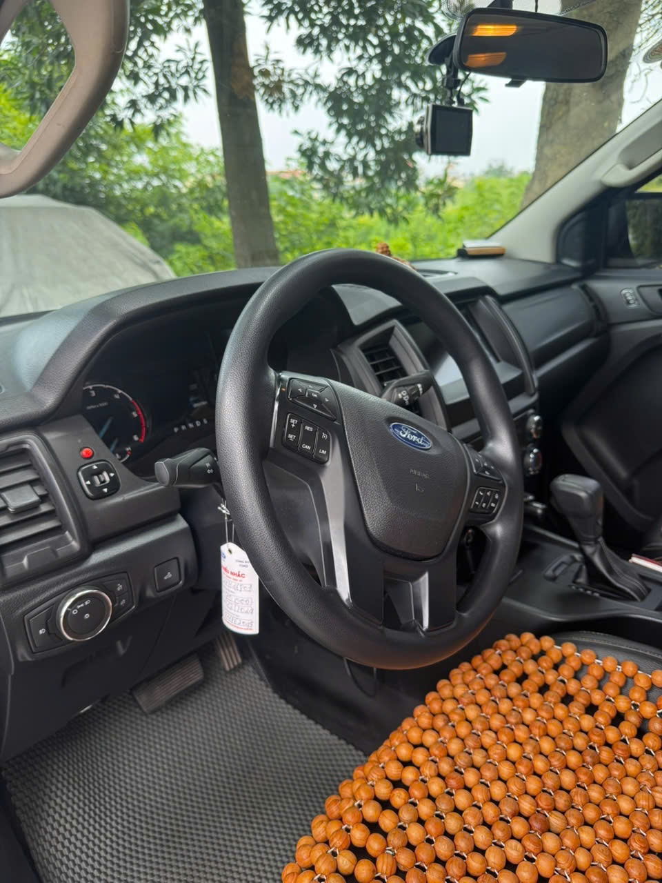 Ford Ranger 2021 màu trắng bọc nội thất giả da - Nội thất 1