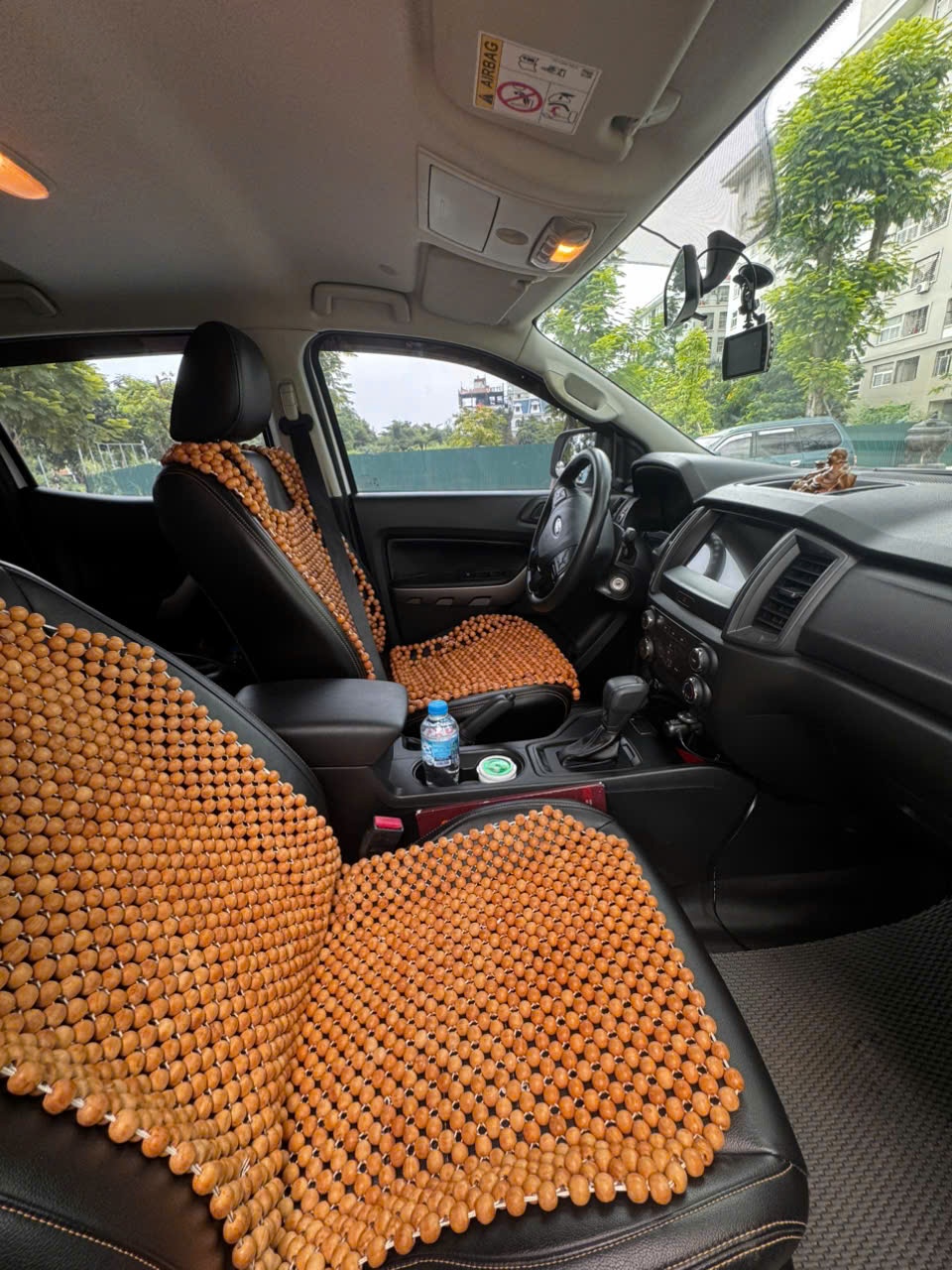 Ford Ranger 2021 màu trắng bọc nội thất giả da - Nội thất 3