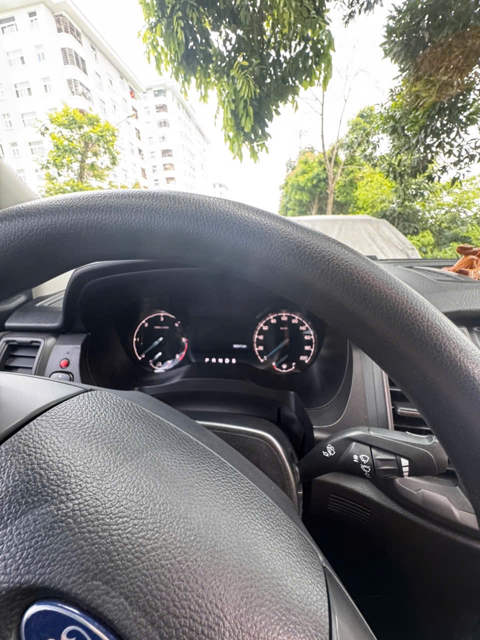 Ford Ranger 2021 màu trắng bọc nội thất giả da - Nội thất 4