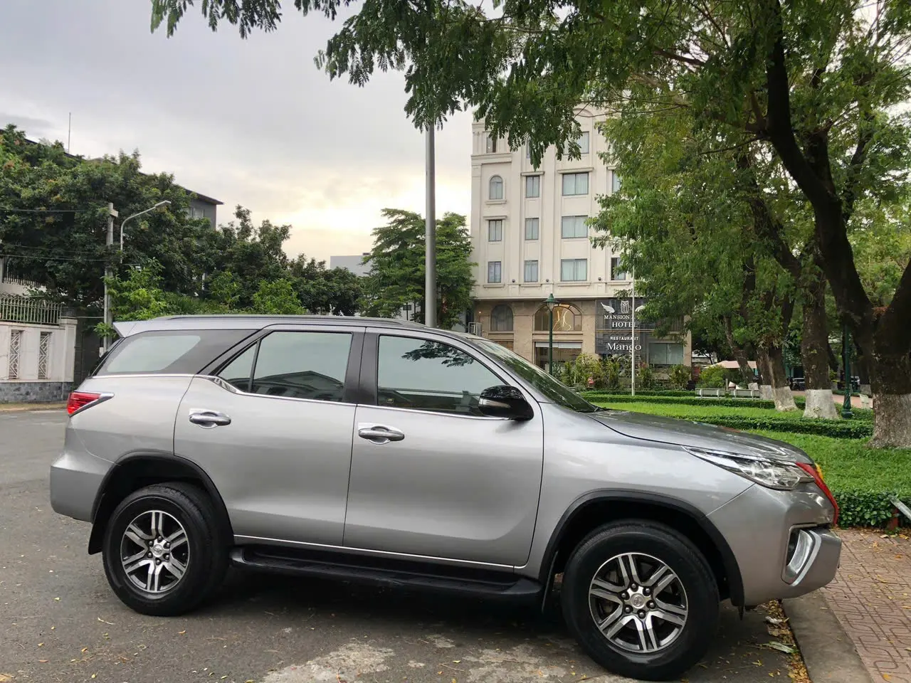 Toyota fortuner AT 2017 - Ngoại thất 3