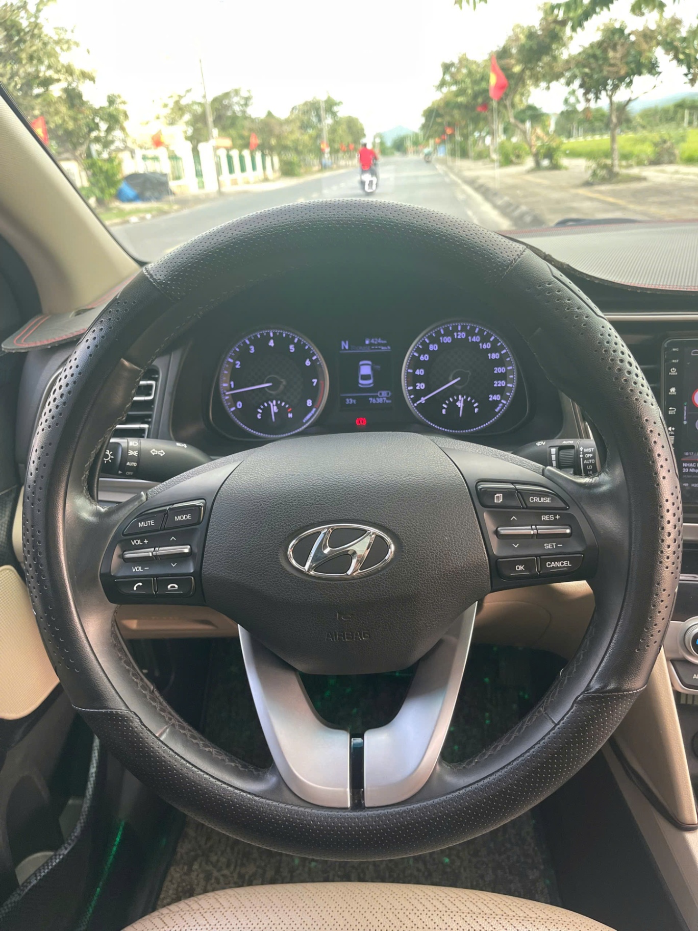Huyndai Elantra 1.6 AT 2019 - Nội thất 1