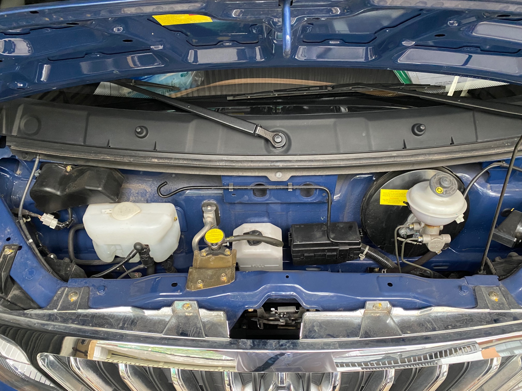 Teraco Tera V82S - Khoang động cơ 1