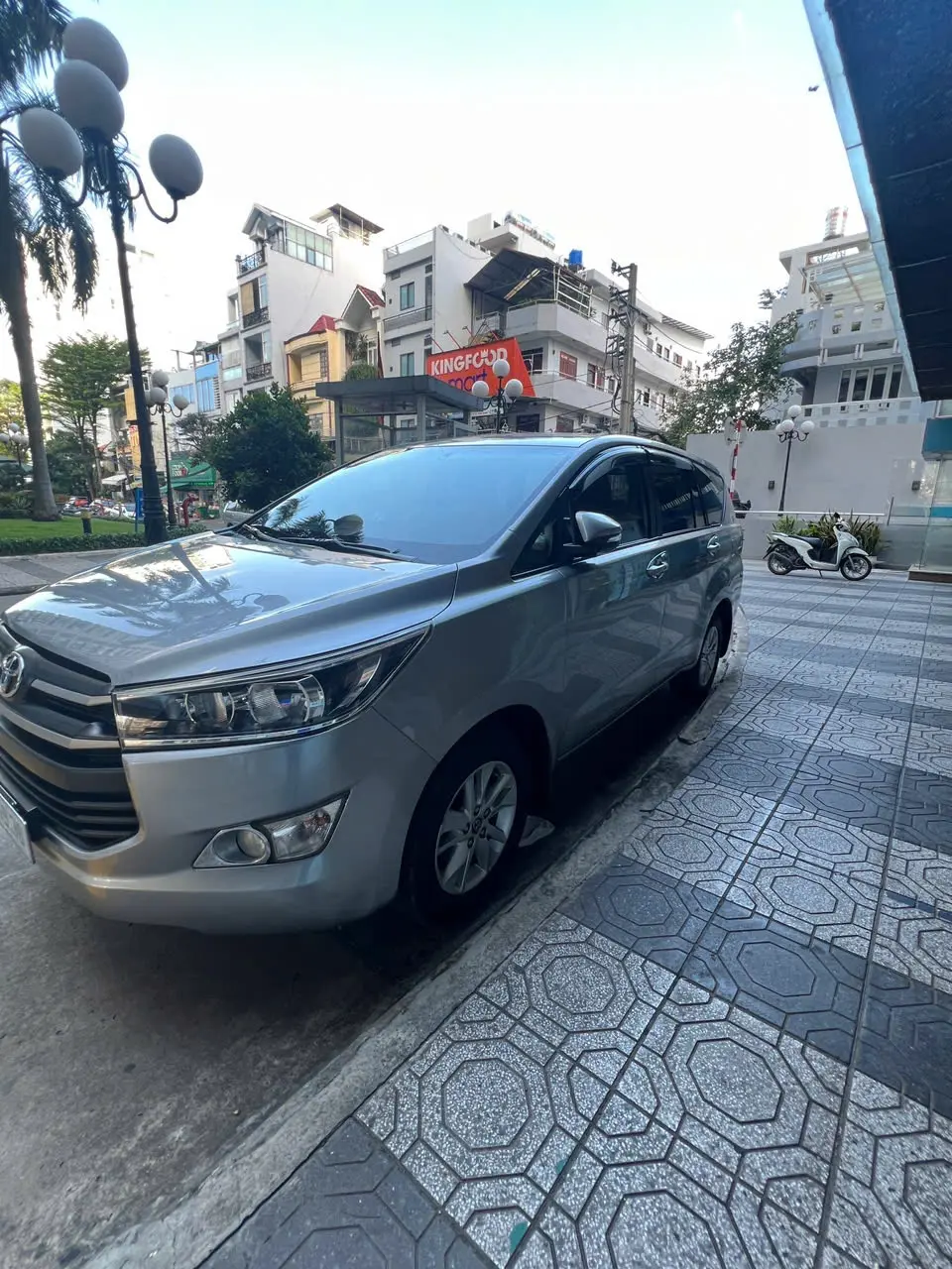 Toyota Innova E2.0 MT 2017 - Ngoại thất 3