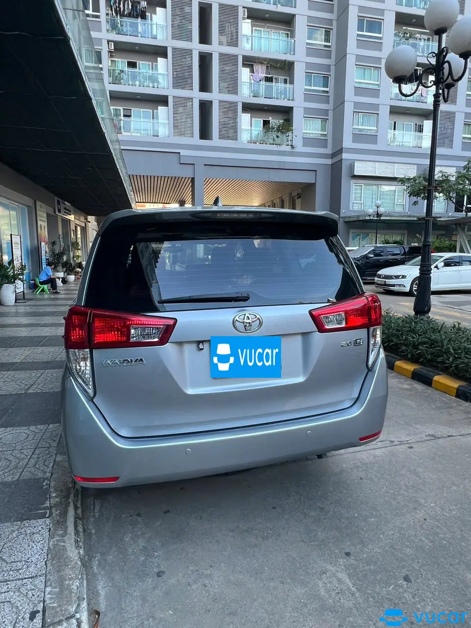 Toyota Innova E2.0 MT 2017 - Ngoại thất 4