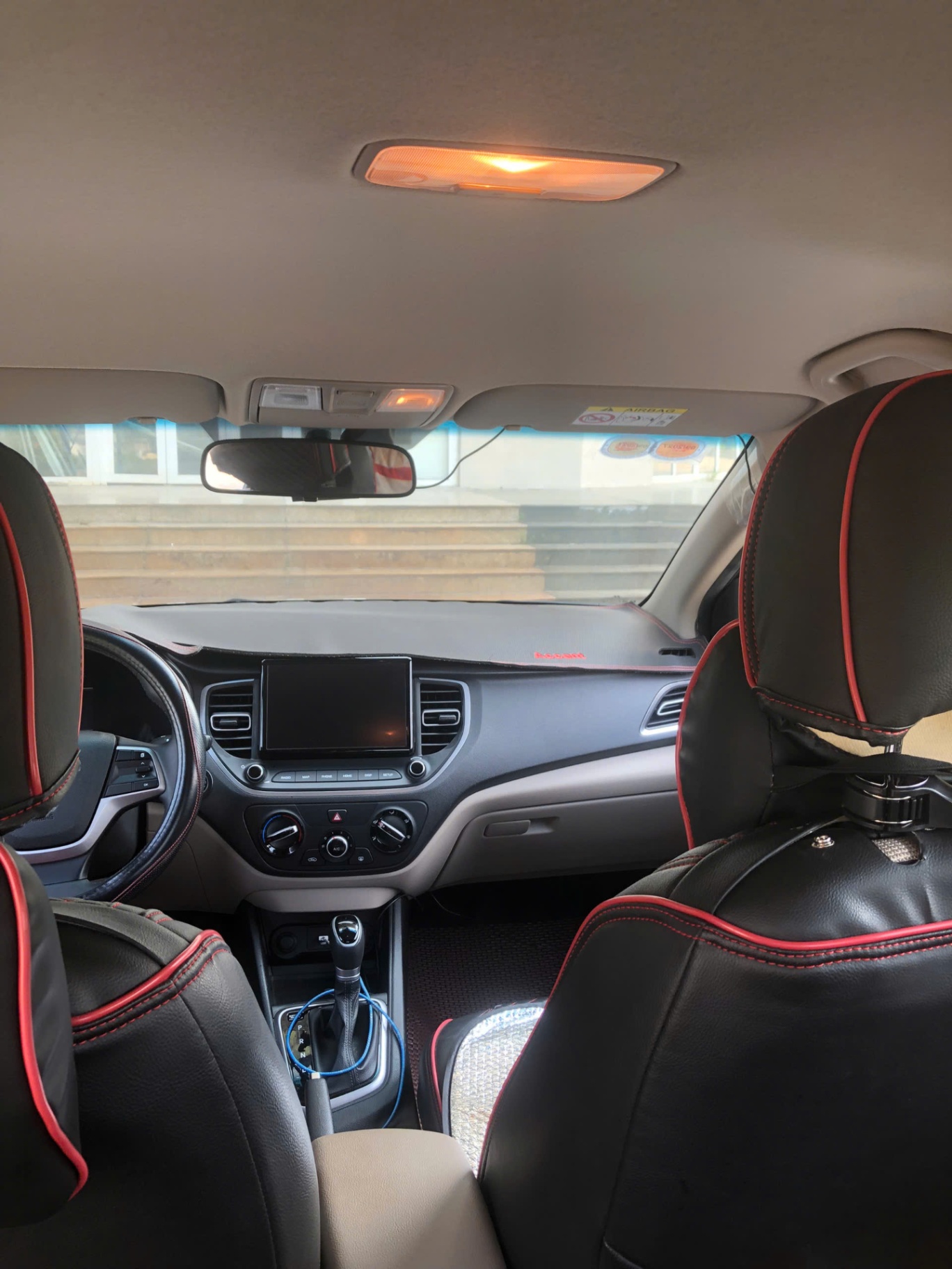 Hyundai Accent AT 2022 - Nội thất 1