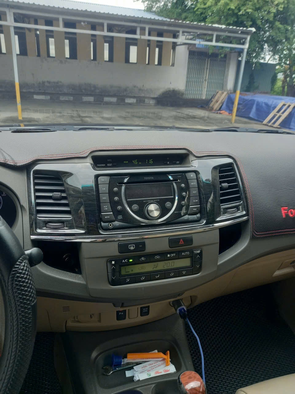 Toyota Fortuner 2.7V 4x2 AT 2013 - Nội thất 3