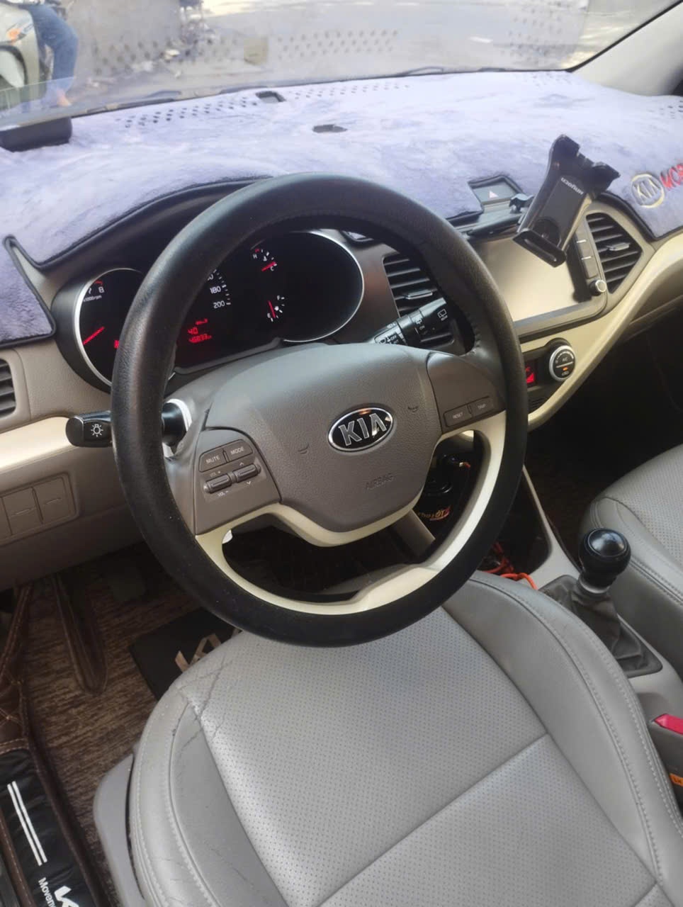 Kia Morning 2017 - Nội thất 4