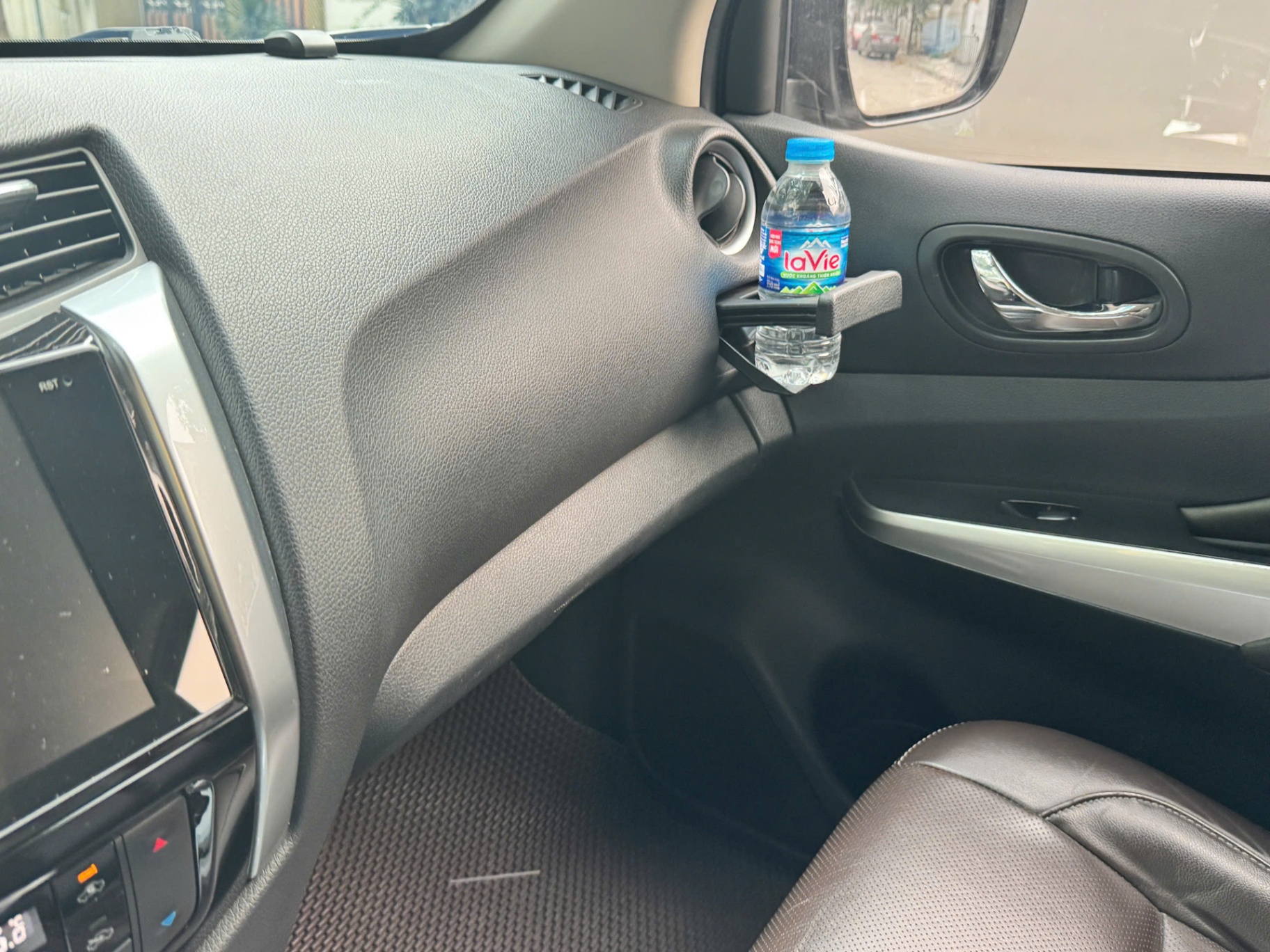 Nisan tera V 2020 - Nội thất 2