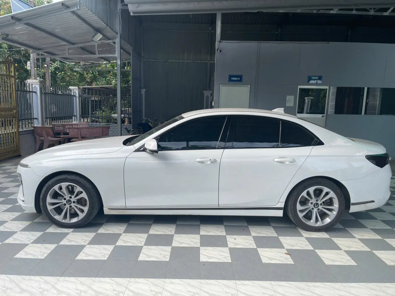 Vinfast lux A 2021 base - Ngoại thất 4