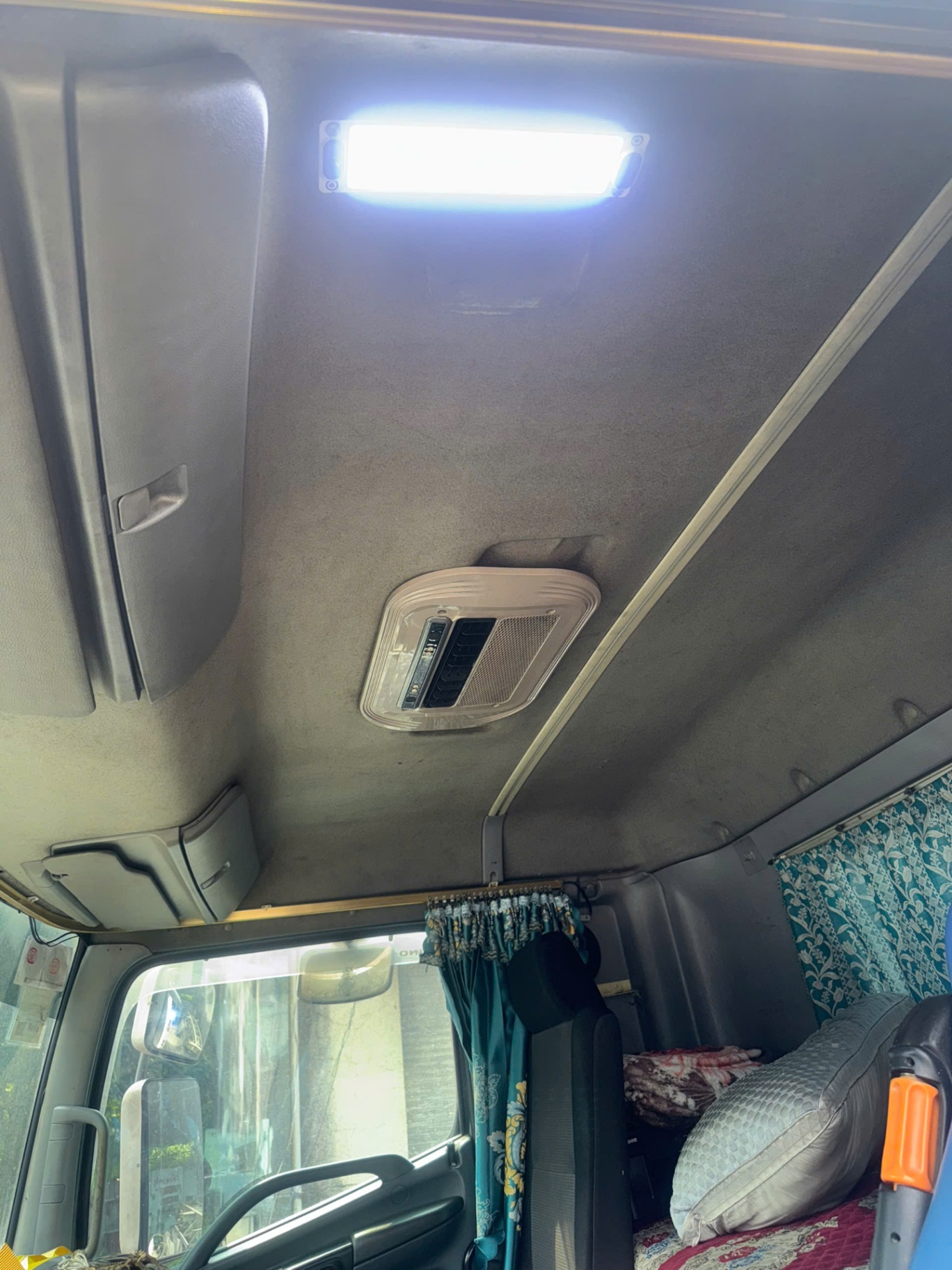 Hino 700 2009 - Nội thất 3