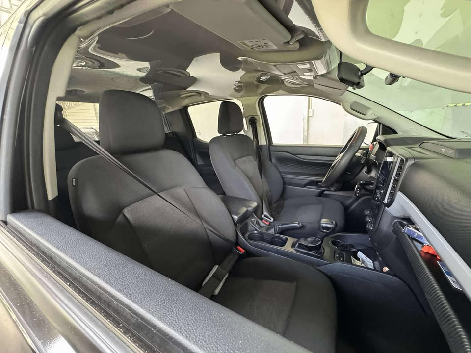 Ford Ranger XLS 2.0L 4x2 AT 2023 - Nội thất 1