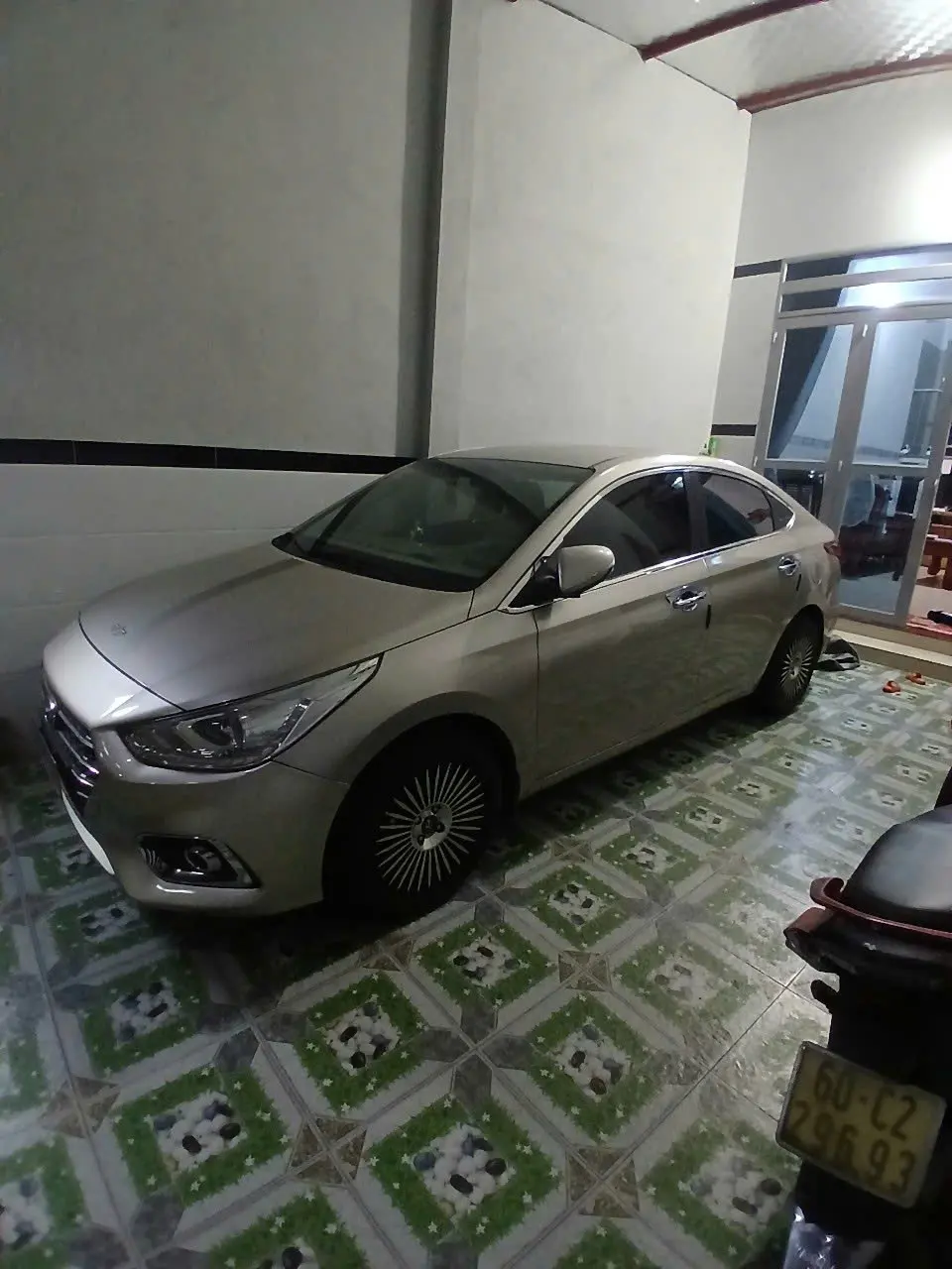 Hyundai Accent bản tiêu chuẩn 2019 - Ngoại thất 1