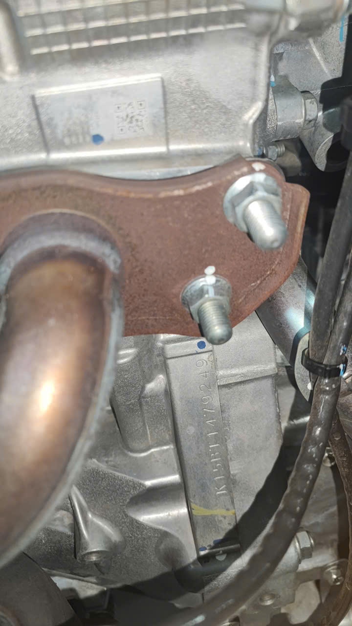 Suzuki Xl -7 AT 2022 - Khoang động cơ 2