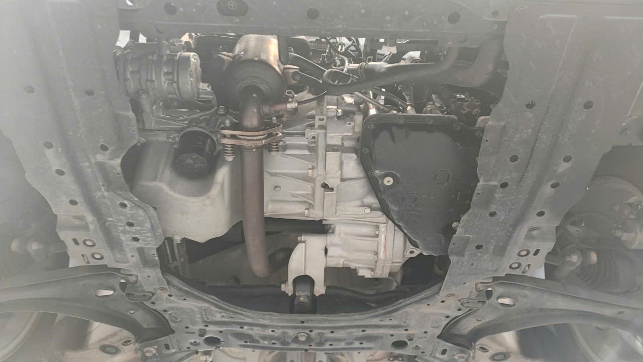 Suzuki Xl -7 AT 2022 - Khoang động cơ 6
