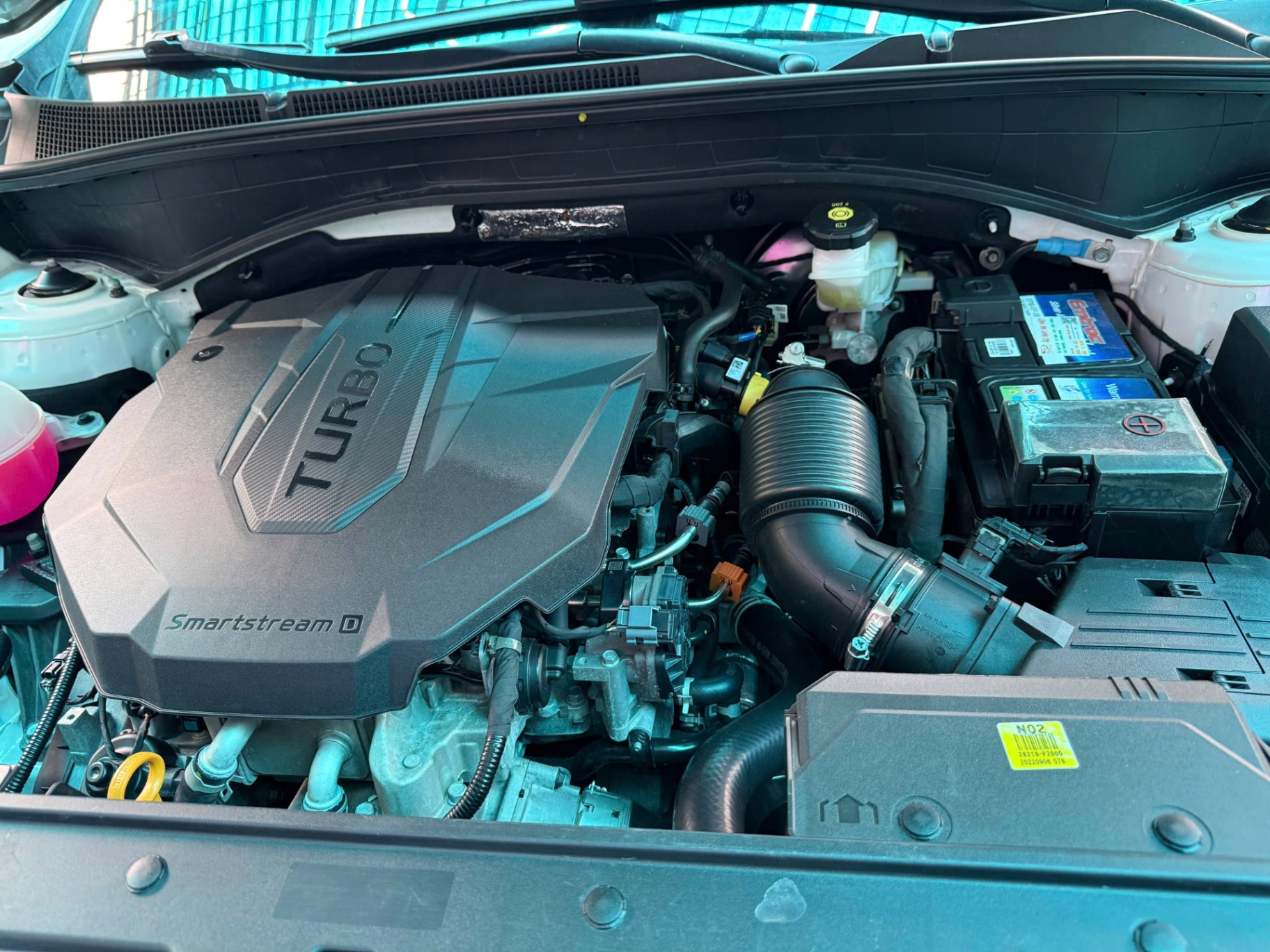 Hyundai SantaFe Cao cấp 2.2L HTRAC 2022 - Khoang động cơ 1