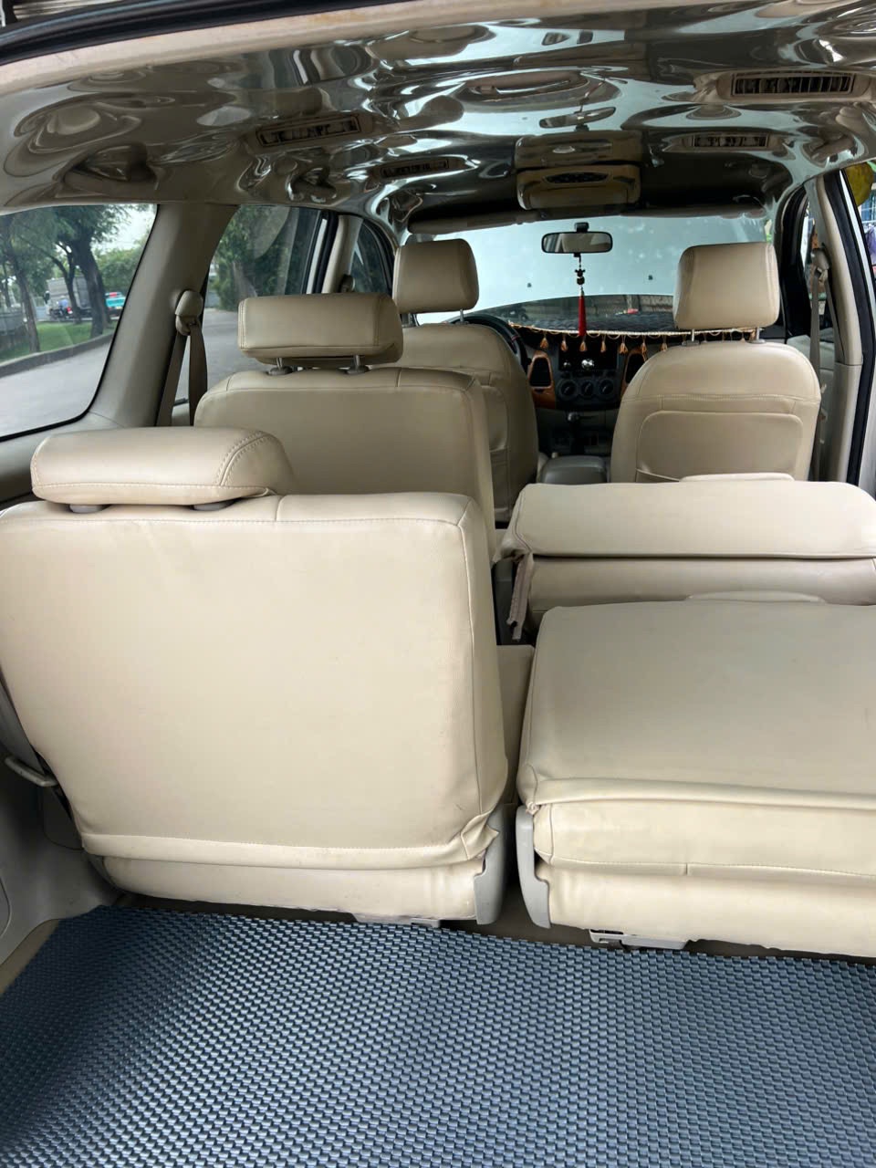 Toyota innova 7 chỗ 2010 - Nội thất 5