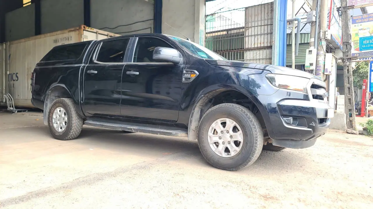 Ford Ranger XLS AT nhập Thái 2016 - Ngoại thất 3