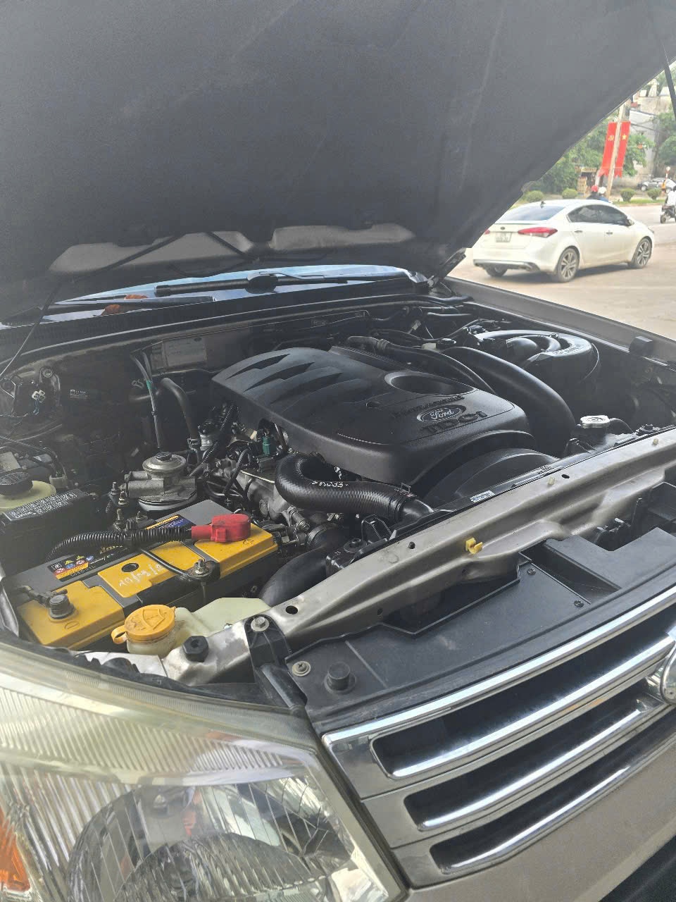 Ford Everest bán MT máy dầu 2013 - Nội thất 1