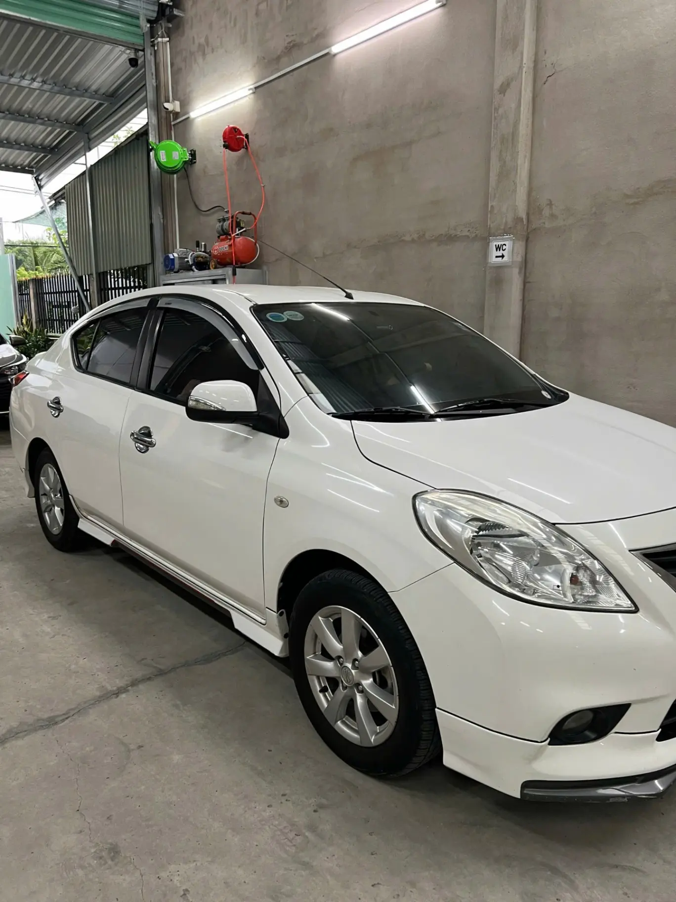 Nissan Sunny XV Premium S - Ngoại thất 3