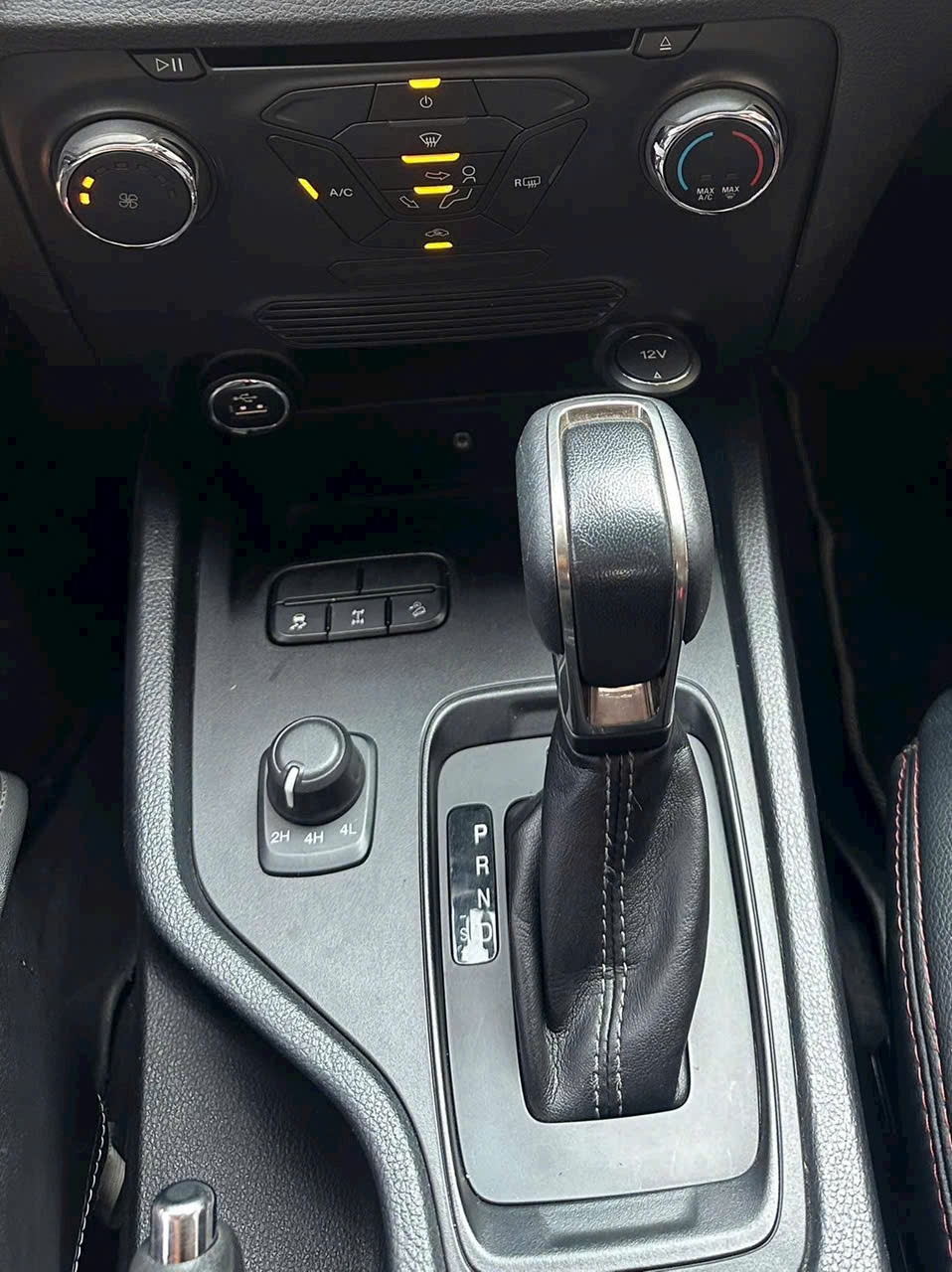Ford Ranger XLT 2019 - Nội thất 3