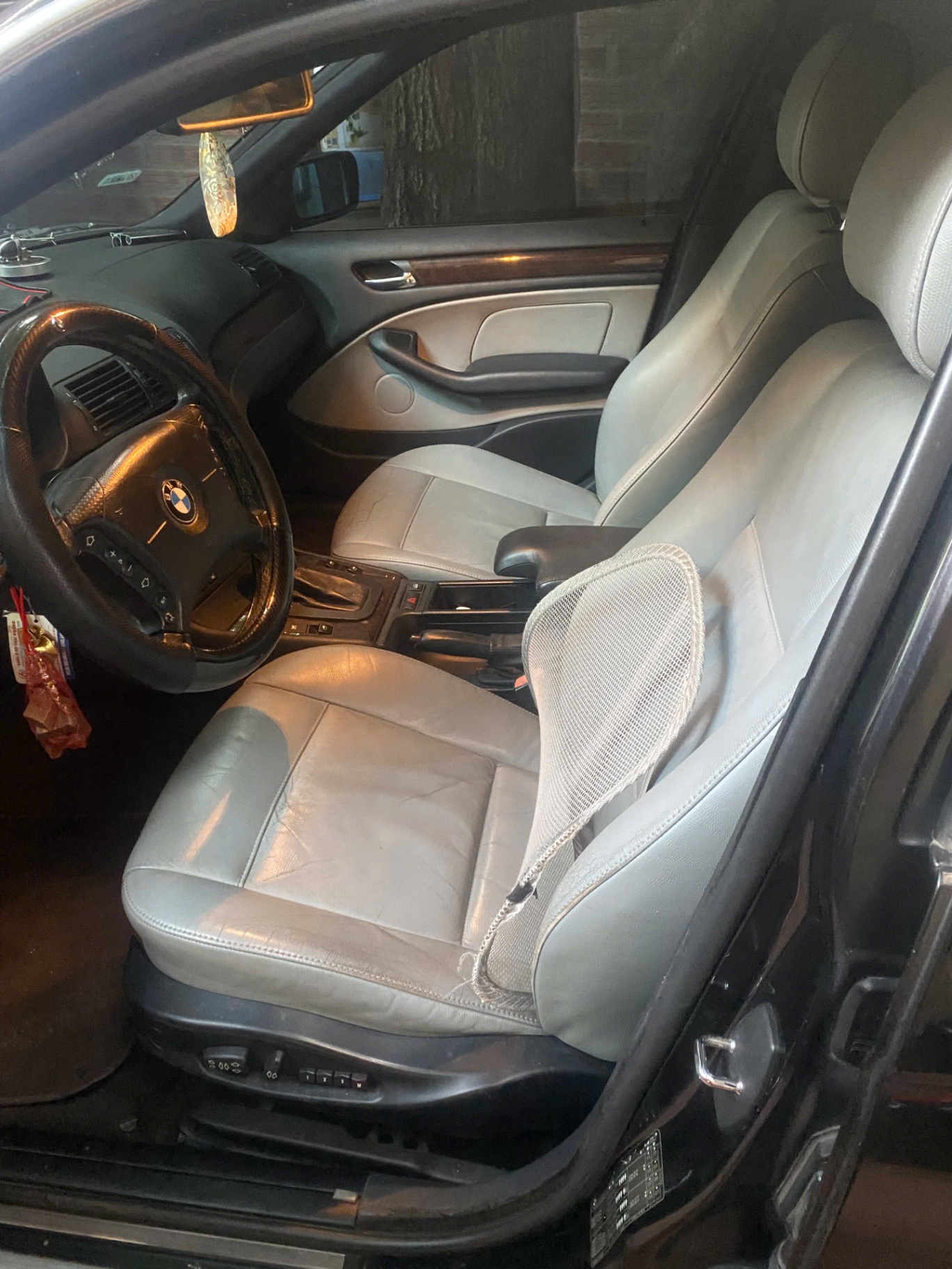 BMW 325i 2004 - Nội thất 1