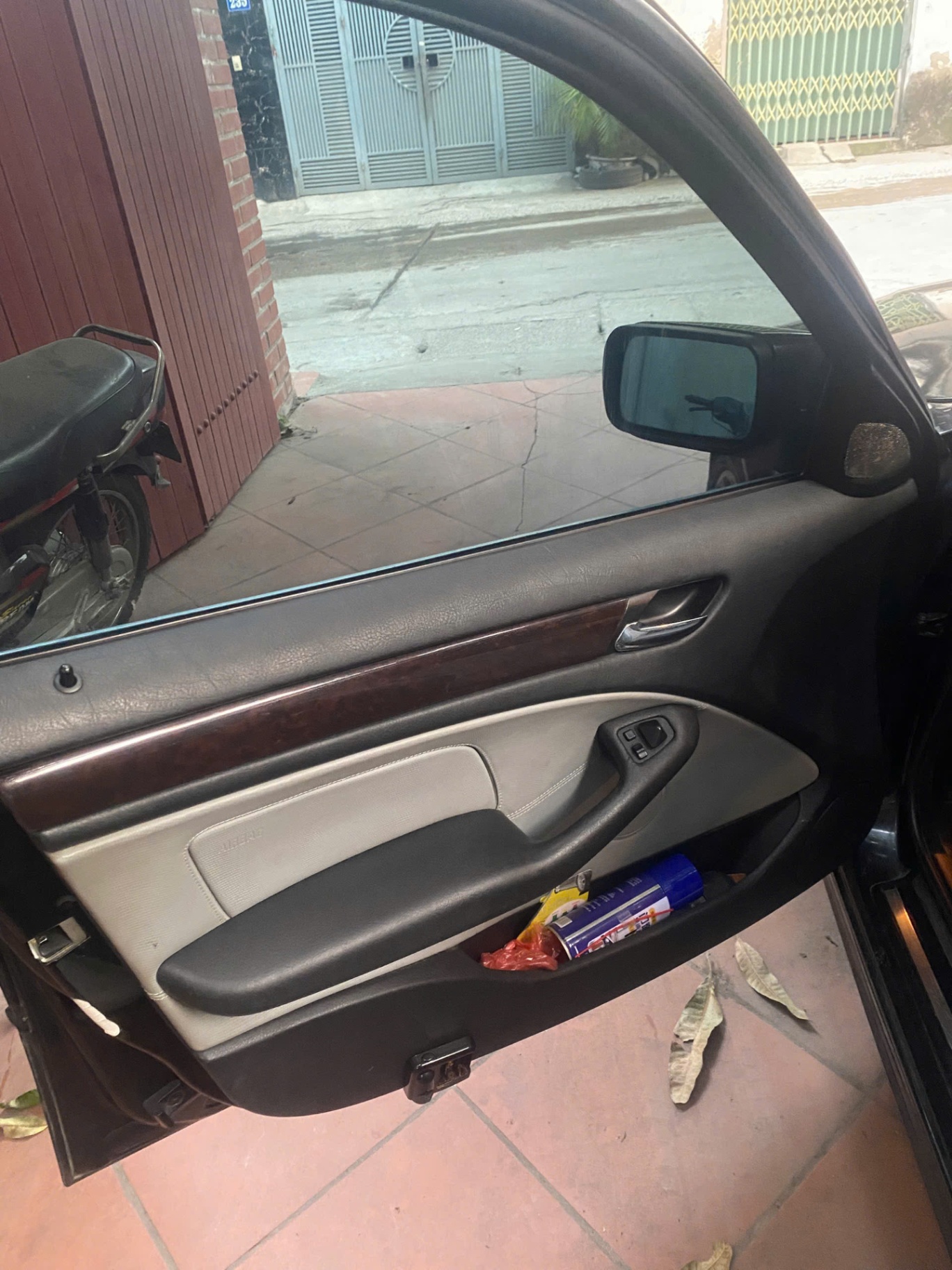 BMW 325i 2004 - Nội thất 3
