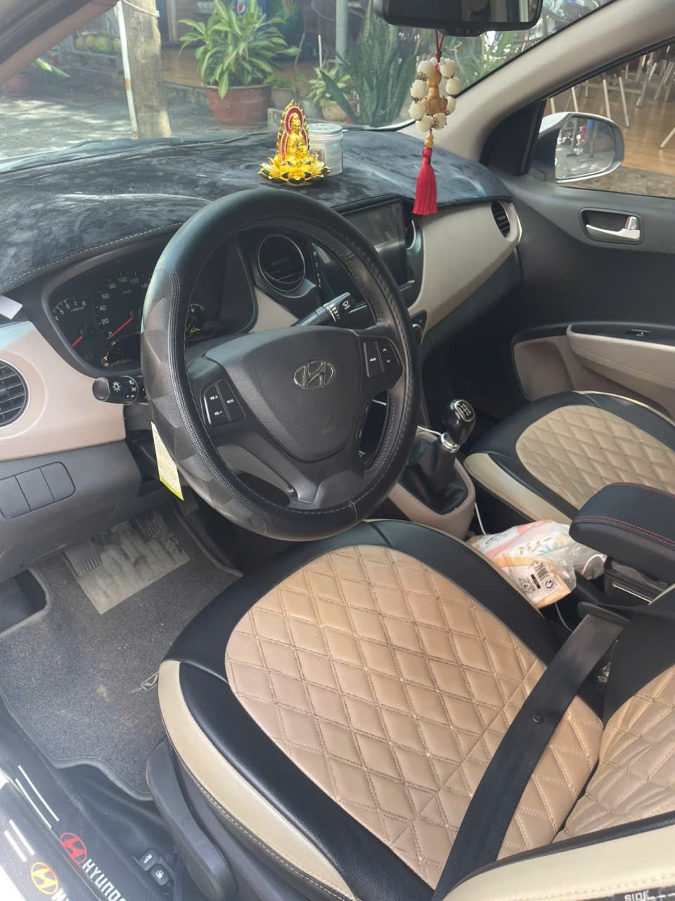 Hyundai i10 2019 - Nội thất 4