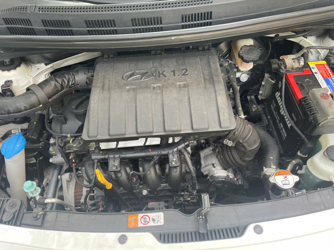 Hyundai i10 2019 - Khoang động cơ 1
