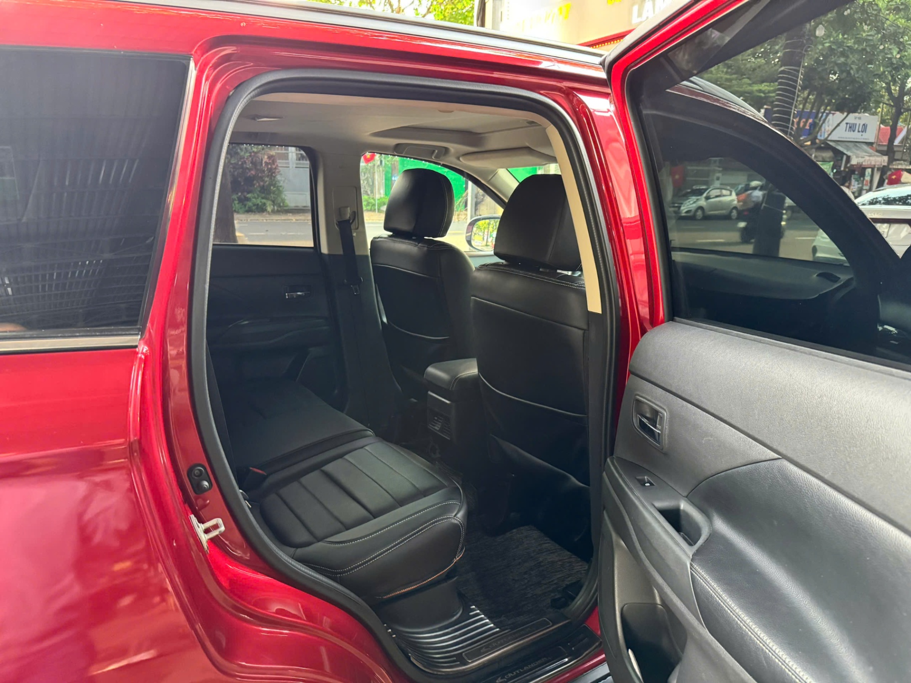 Mitsubishi Outlander 2.4 CVT Premium 2019 - Nội thất 2