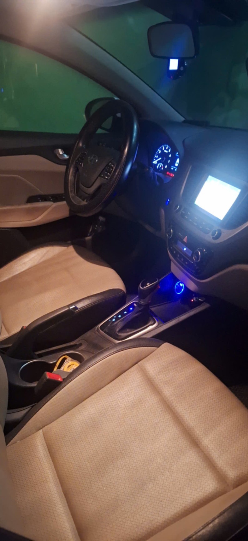 Hyundai Accent ATH bản đặc biệt 2019  - Nội thất 4
