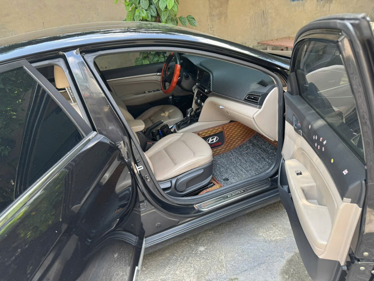 Hyundai Elantra 2.0 AT 2020 - Nội thất 3