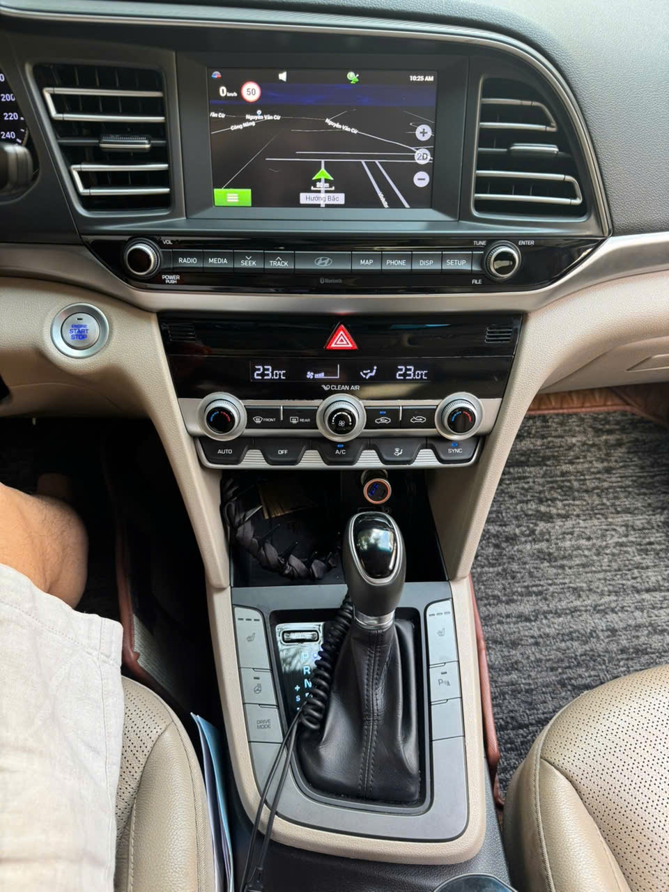 Hyundai Elantra 2.0 AT 2020 - Nội thất 1