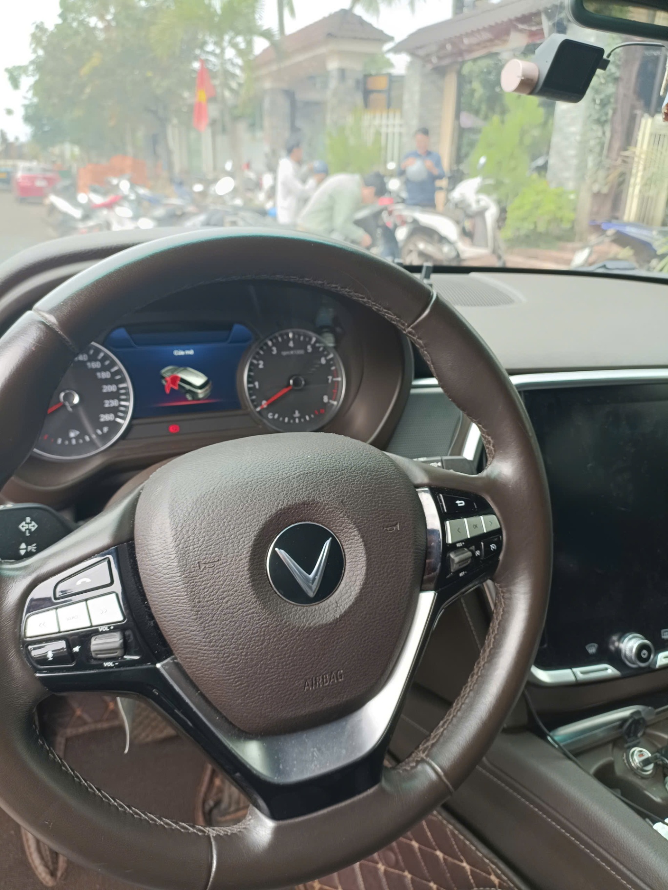 VinFast Lux SA2.0 Plus 2019 - Nội thất 4
