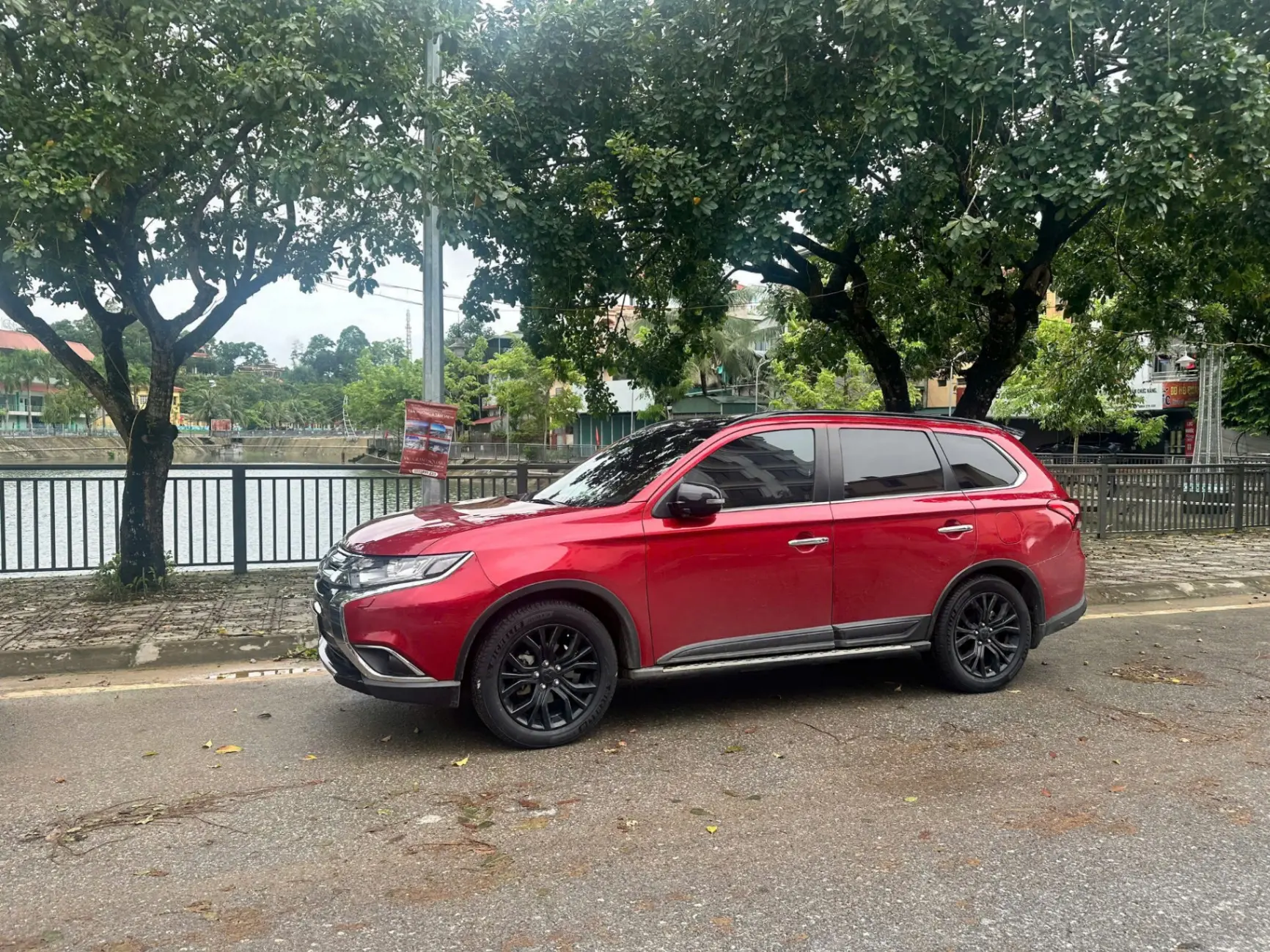 Mitsubishi Outlander 2.0 Premium Special Edition 2019 - Ngoại thất 4