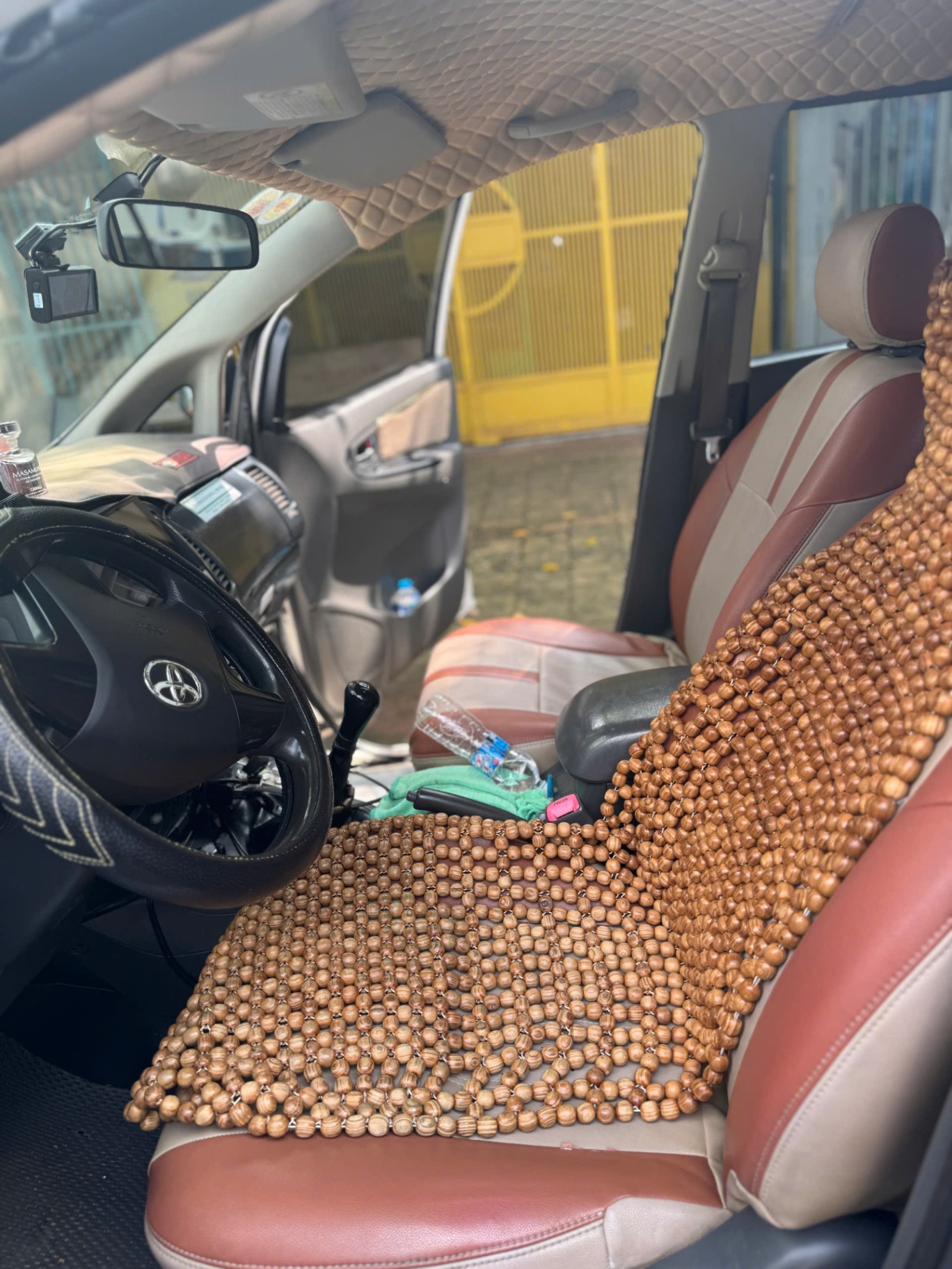 Toyota Innova 2.0J 2015  - Nội thất 4