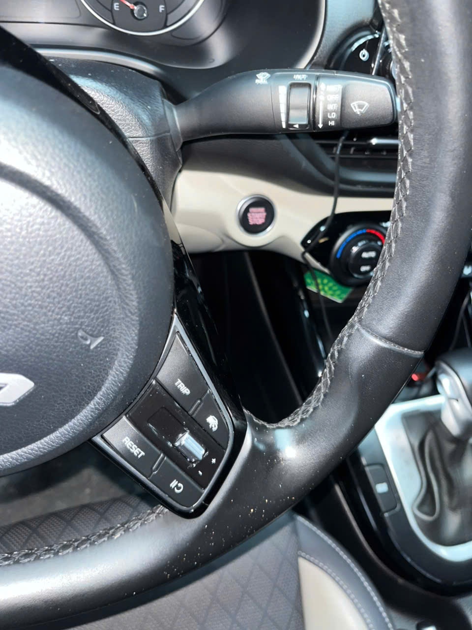 Kia K3 Luxury 2022  - Nội thất 8
