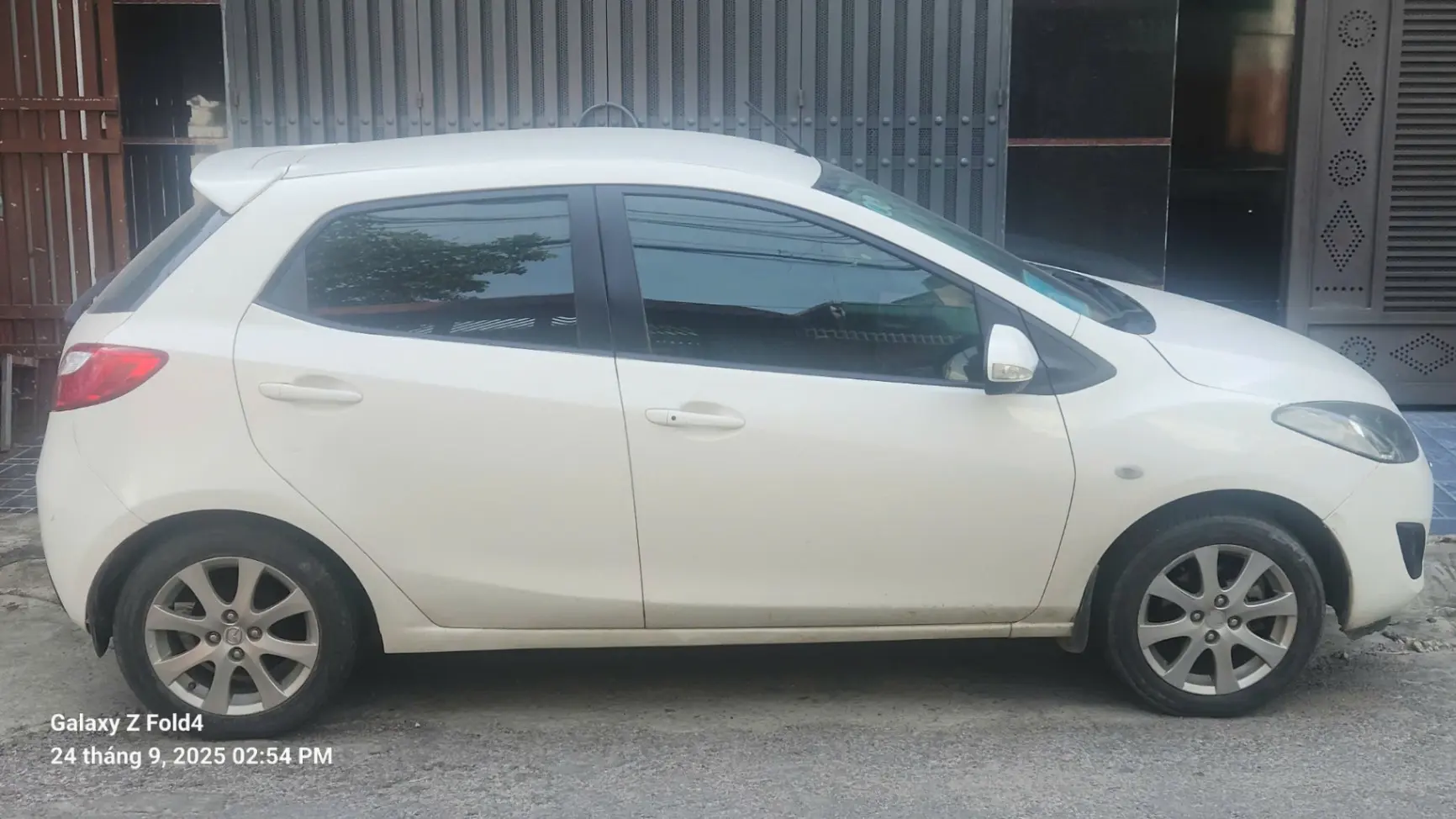 Mazda 2S 2014 Trắng - Ngoại thất 1