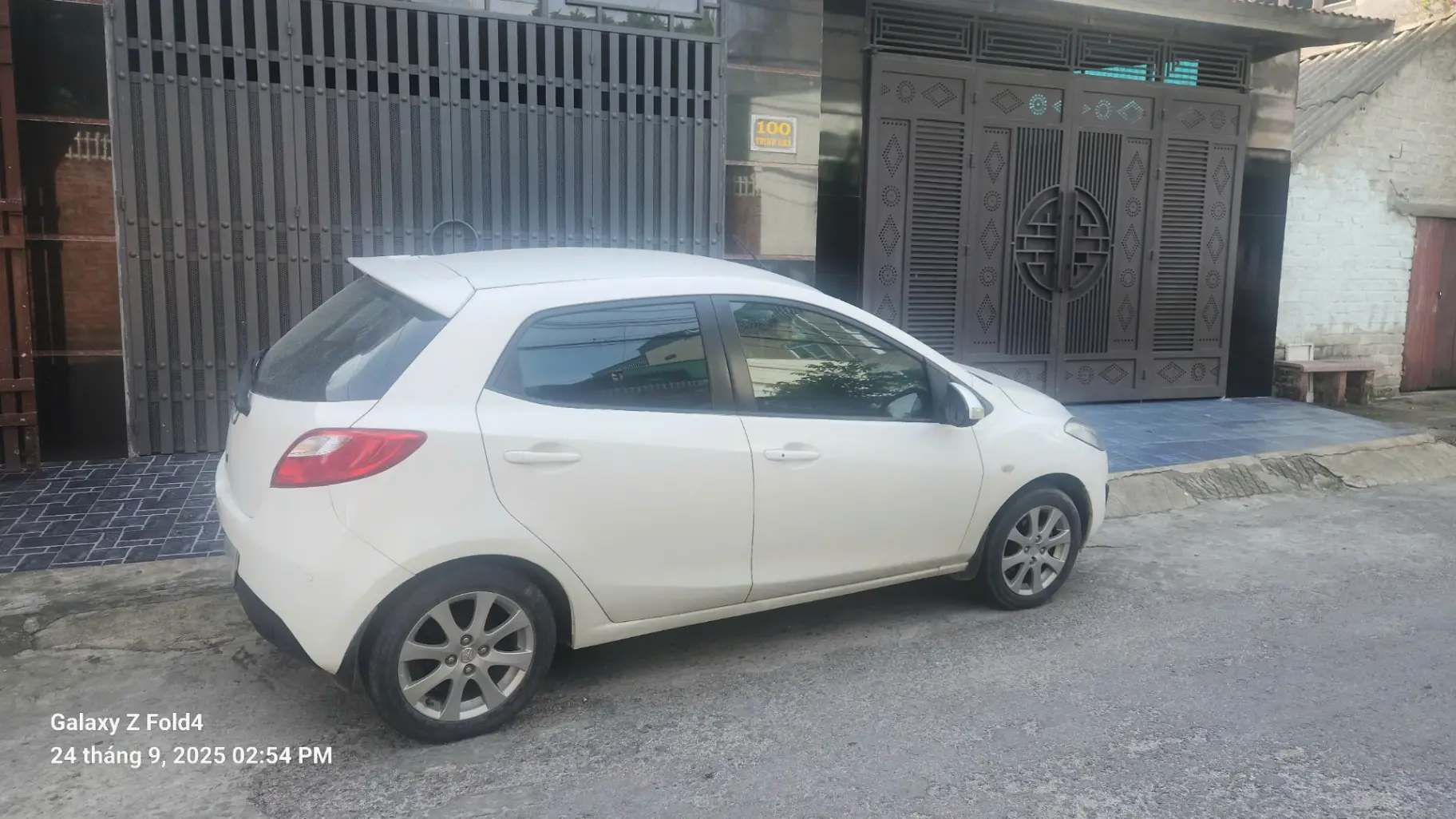 Mazda 2S 2014 Trắng - Ngoại thất 5