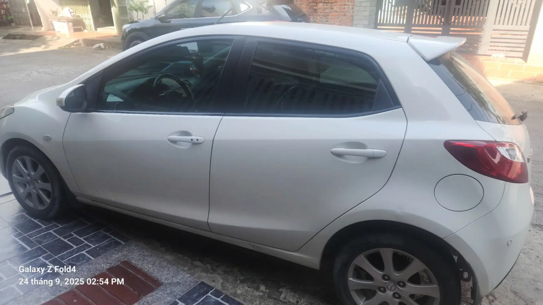 Mazda 2S 2014 Trắng - Ngoại thất 6