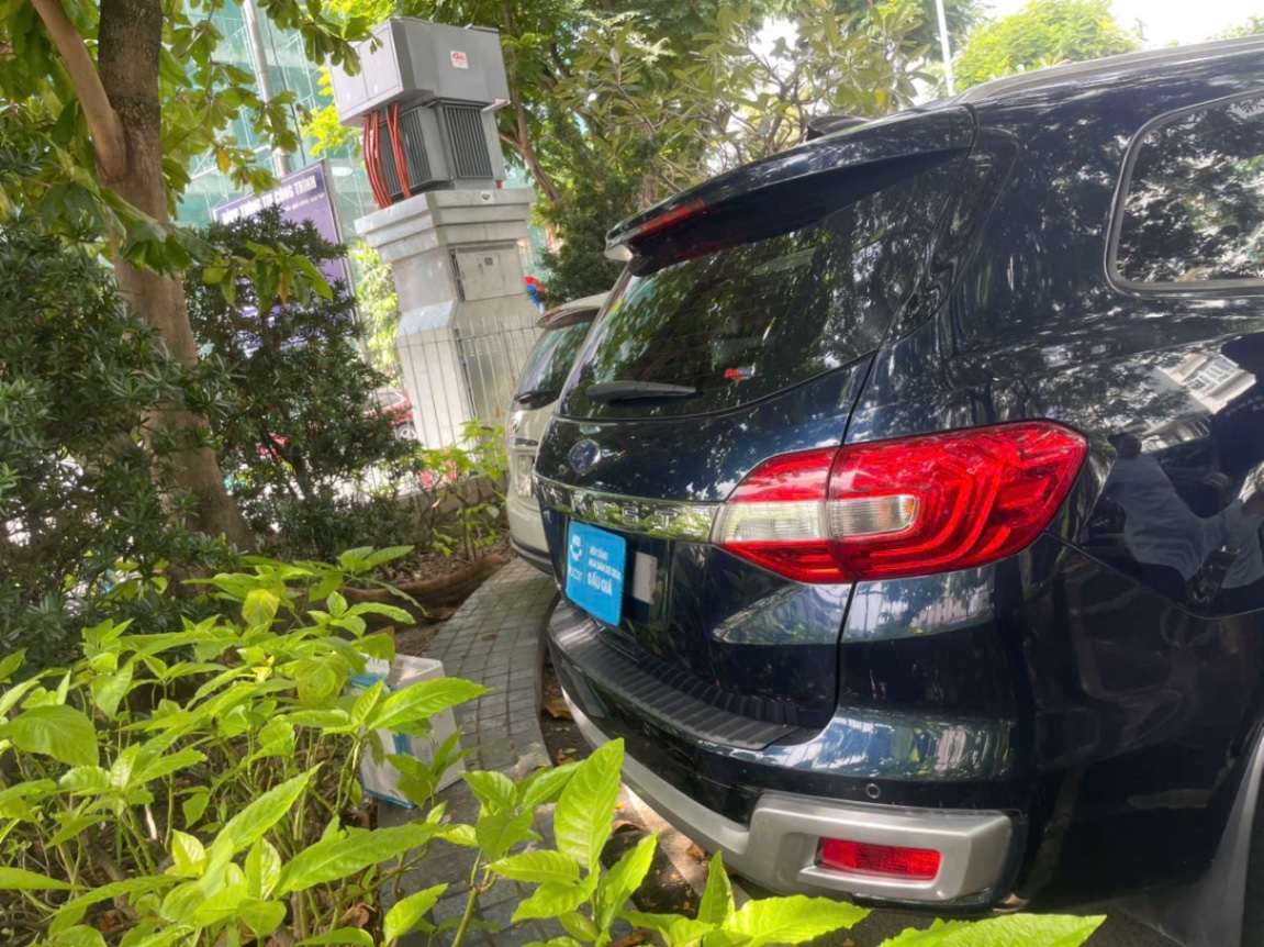 Ford Everest Titanium 1 cầu 2021 - Ngoại thất 8