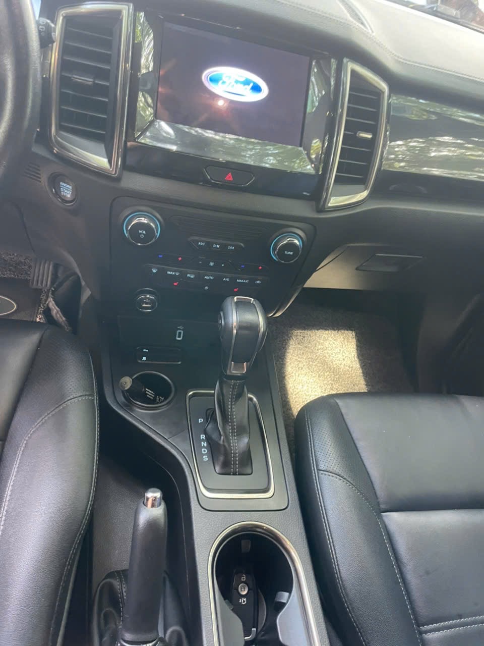 Ford Everest Titanium 1 cầu 2021 - Nội thất 1