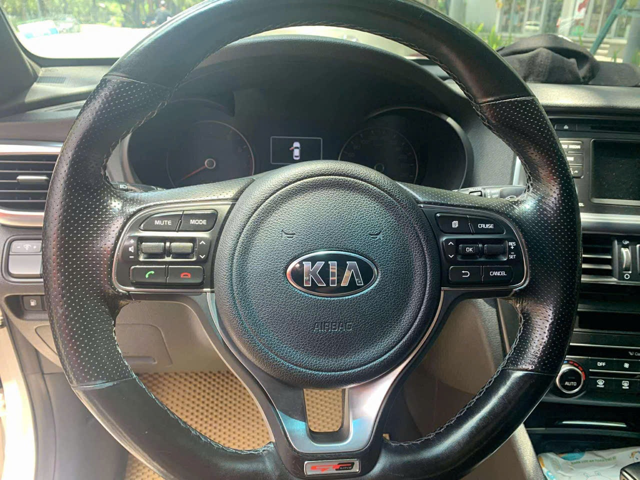 Kia Optima 2.4 GTLine 2017 - Nội thất 1