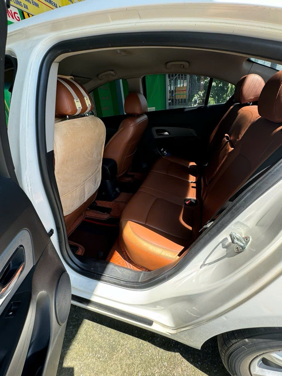 Chevrolet Cruze 2015 màu trắng - Nội thất 2